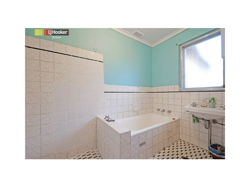 8 Cowan Street, Downer ACT 2602