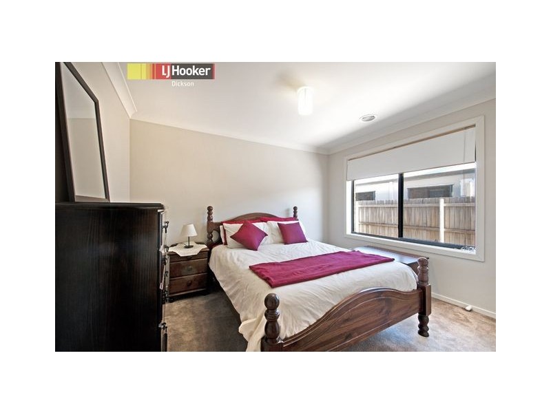 2 Eldershaw Crescent, Dunlop ACT 2615