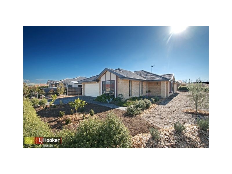 2 Eldershaw Crescent, Dunlop ACT 2615