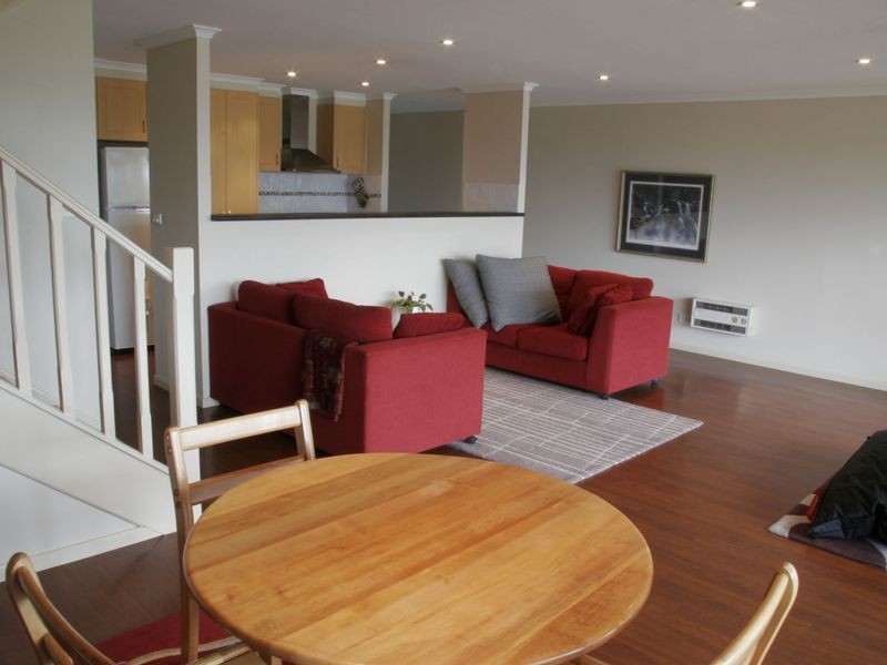 4/34 Leahy Close, Narrabundah ACT 2604