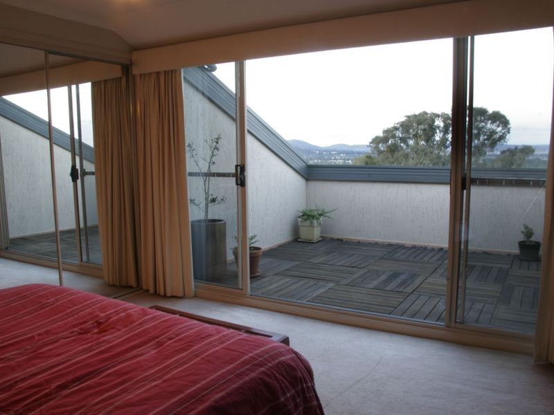4/34 Leahy Close, Narrabundah ACT 2604