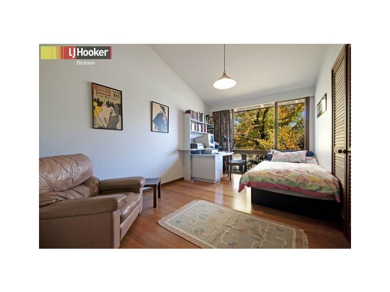 8 Nepean Place, Macquarie ACT 2614