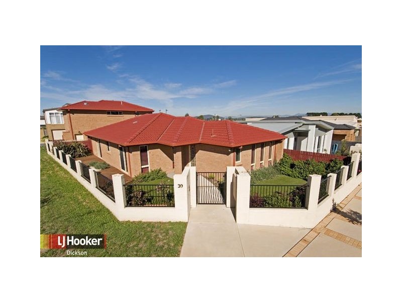 30 Bettie McNee Street, Watson ACT 2602