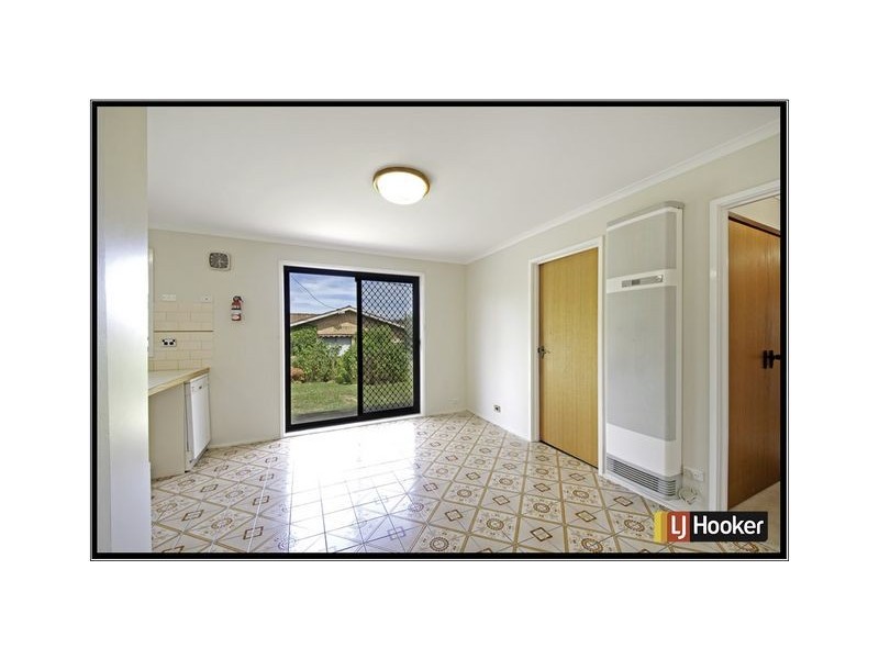 27 Clive Steele Avenue, Monash ACT 2904