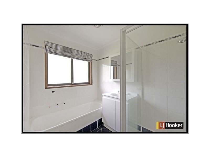 27 Clive Steele Avenue, Monash ACT 2904