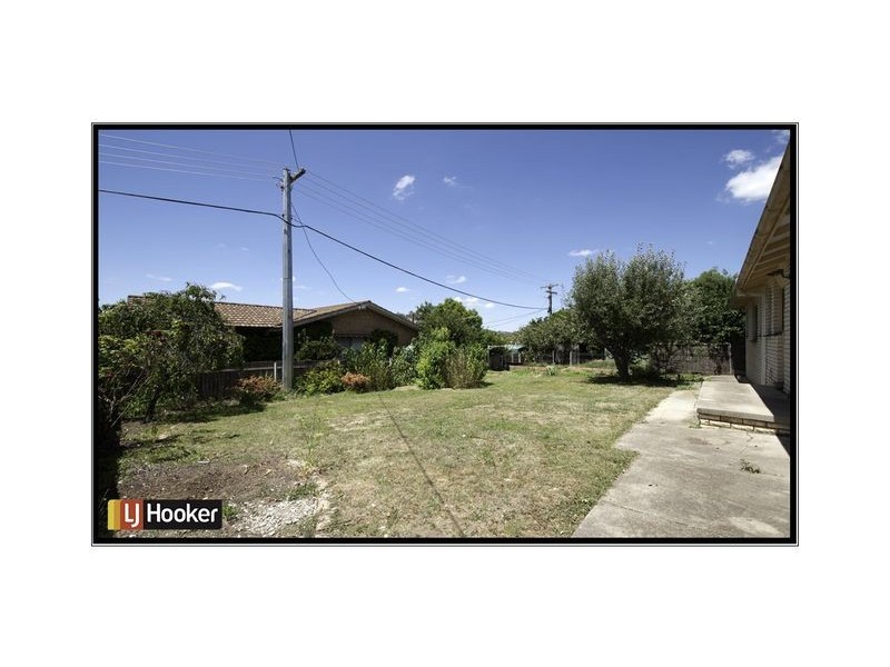 27 Clive Steele Avenue, Monash ACT 2904