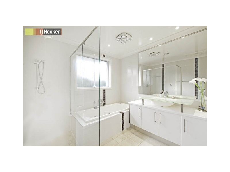 111 Madigan Street, Hackett ACT 2602