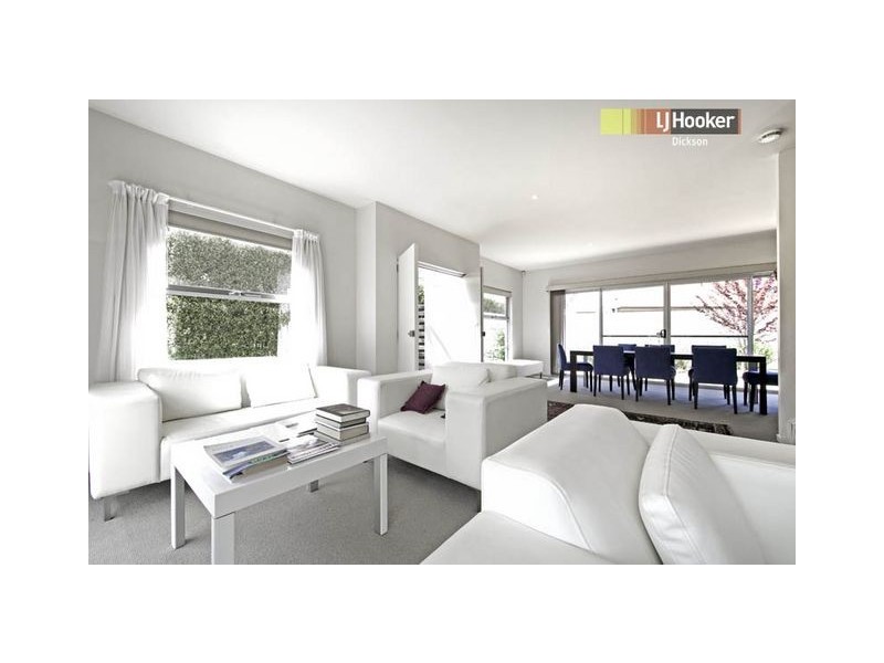 1/6 Hall Street, Lyneham ACT 2602