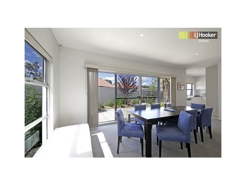 1/6 Hall Street, Lyneham ACT 2602