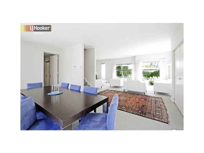 1/6 Hall Street, Lyneham ACT 2602