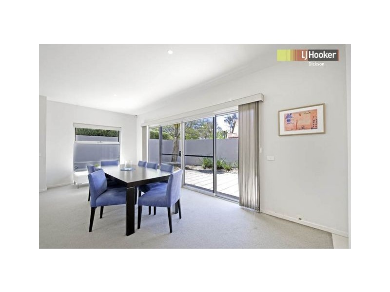 1/6 Hall Street, Lyneham ACT 2602