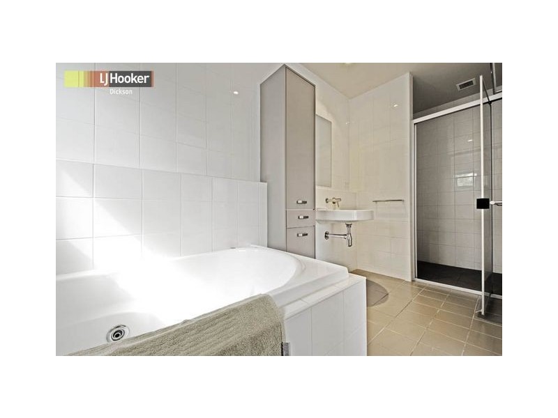 1/6 Hall Street, Lyneham ACT 2602