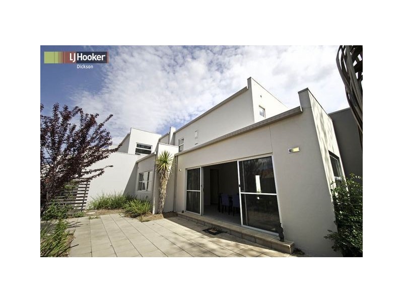 1/6 Hall Street, Lyneham ACT 2602