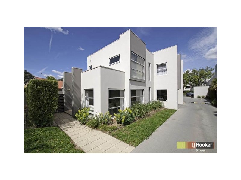 1/6 Hall Street, Lyneham ACT 2602