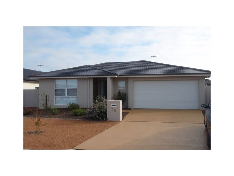 18 Clendinnen Street, Dunlop ACT 2615
