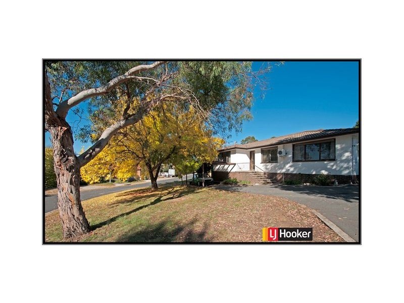 8 & 8a Cumpston Place, Macgregor ACT 2615