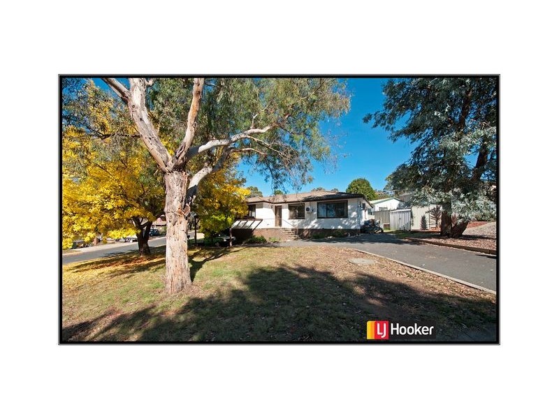 8 & 8a Cumpston Place, Macgregor ACT 2615