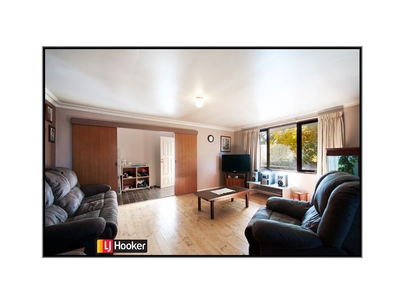 8 & 8a Cumpston Place, Macgregor ACT 2615