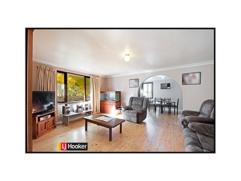 8 & 8a Cumpston Place, Macgregor ACT 2615