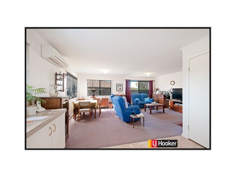 8 & 8a Cumpston Place, Macgregor ACT 2615