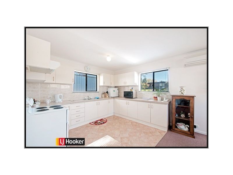 8 & 8a Cumpston Place, Macgregor ACT 2615