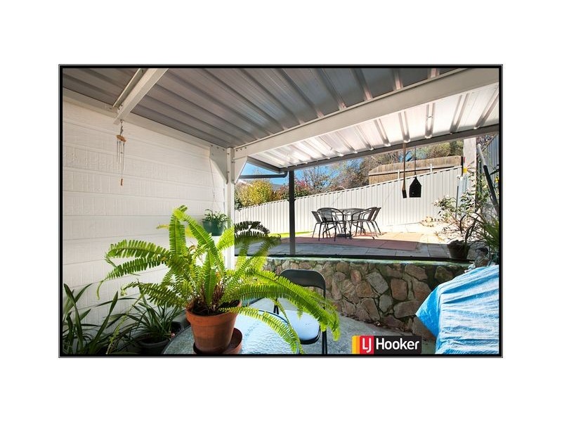 8 & 8a Cumpston Place, Macgregor ACT 2615