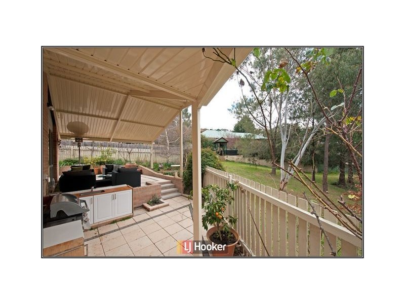 11 Hilton Close, Fadden ACT 2904