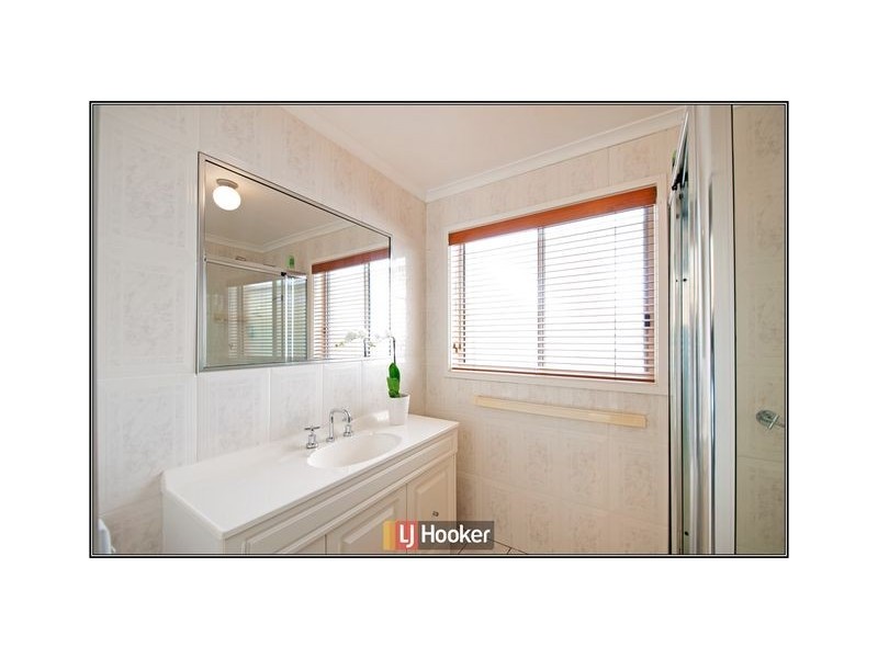 11 Hilton Close, Fadden ACT 2904
