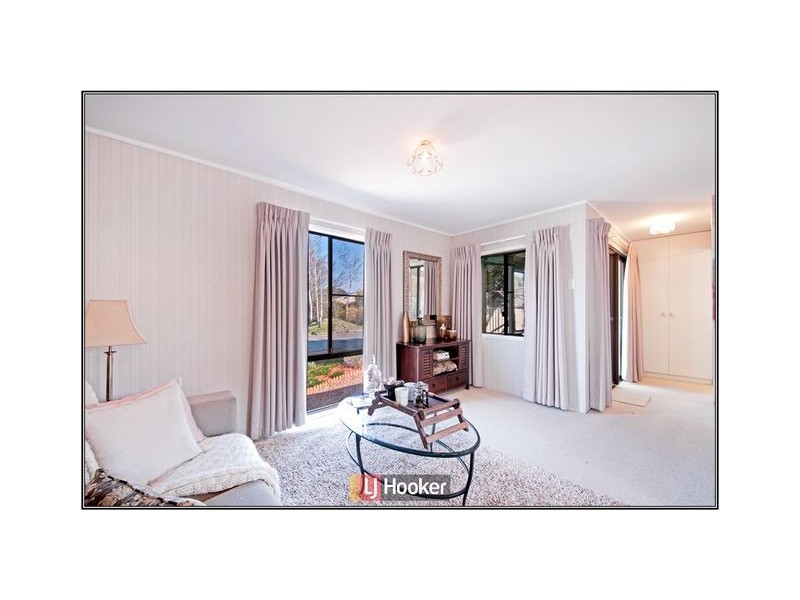 8 Conifer Avenue, Symonston ACT 2609