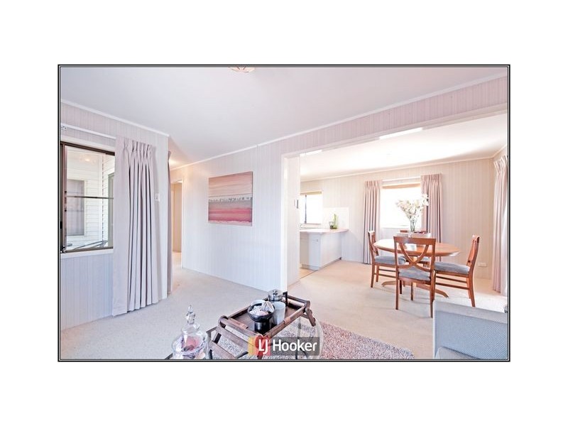 8 Conifer Avenue, Symonston ACT 2609