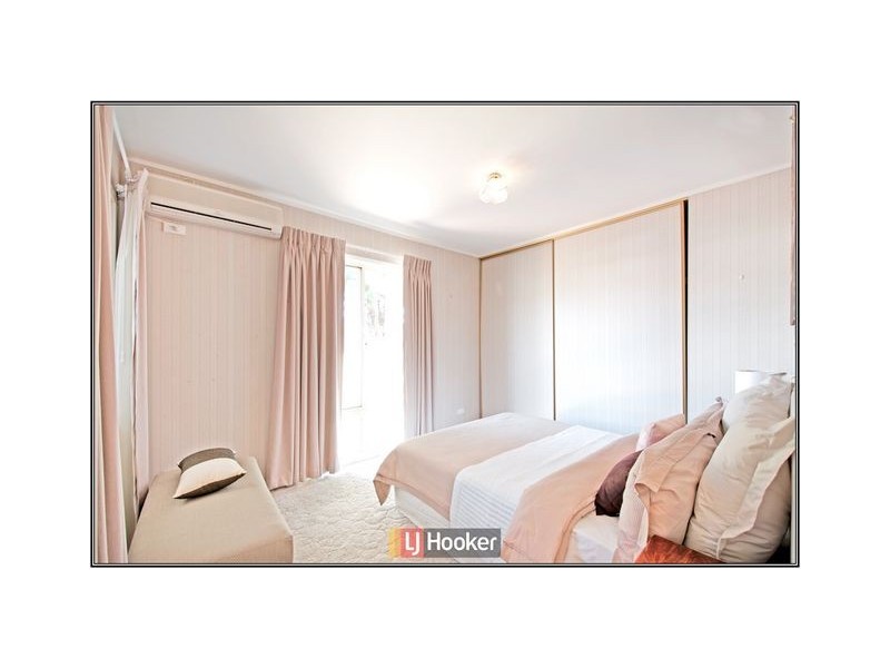 8 Conifer Avenue, Symonston ACT 2609