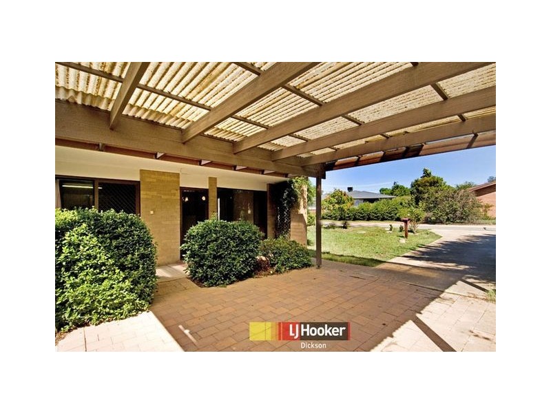 4 McGhie Place, Latham ACT 2615