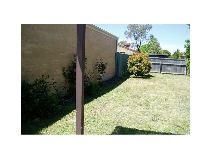 4 McGhie Place, Latham ACT 2615