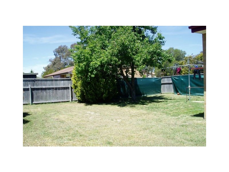 4 McGhie Place, Latham ACT 2615