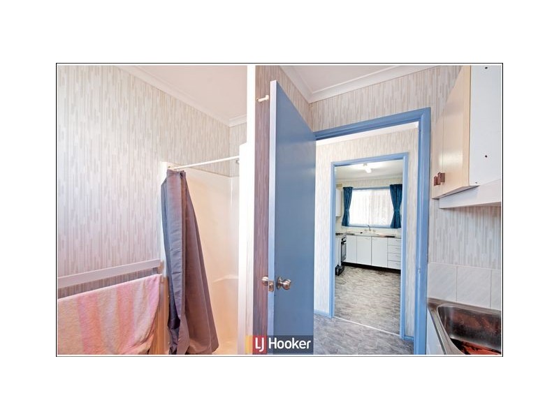 6 Conifer Avenue, Symonston ACT 2609