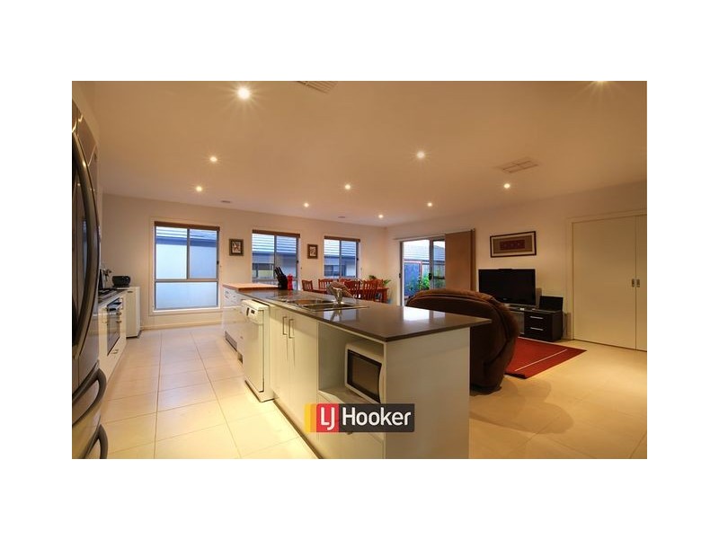 14 Ronald Walker Street, Casey ACT 2913