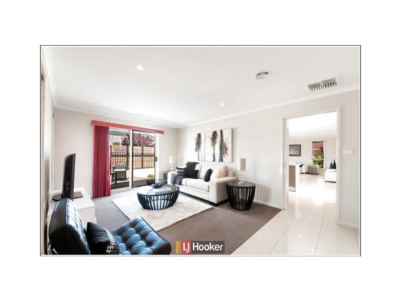 30 Bettie McNee Street, Watson ACT 2602