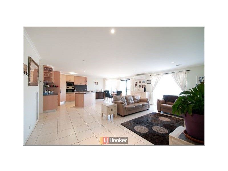2 Ikara Close, Dunlop ACT 2615
