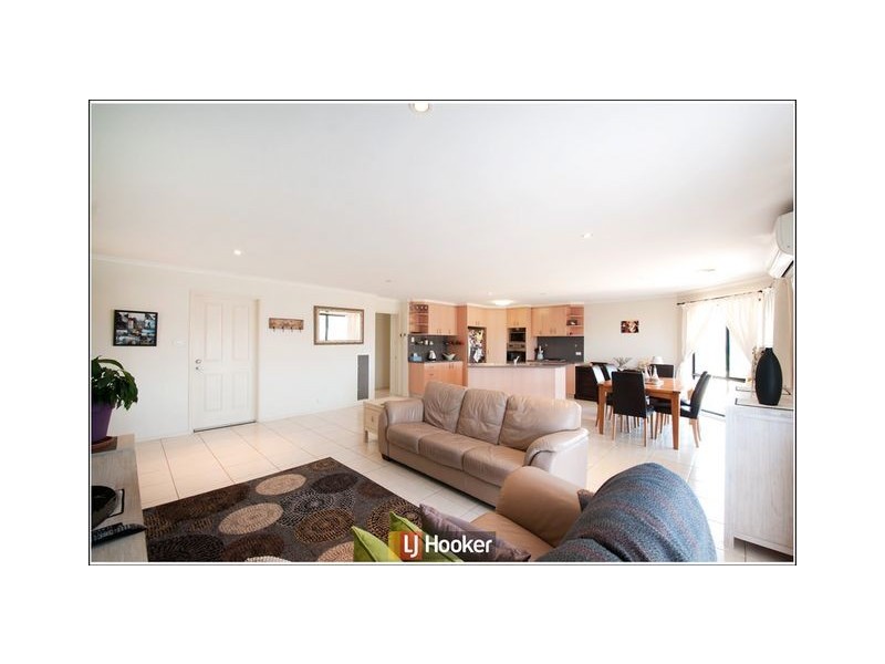 2 Ikara Close, Dunlop ACT 2615