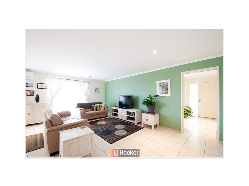 2 Ikara Close, Dunlop ACT 2615