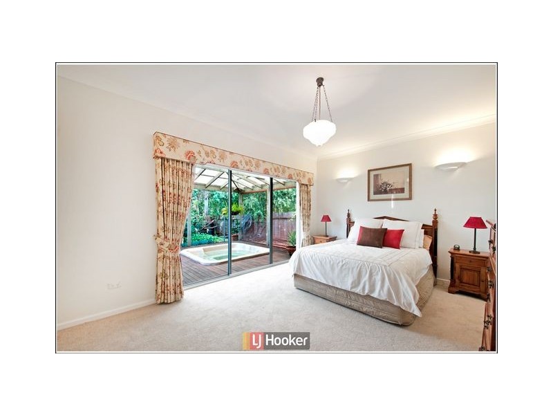 112 Rivett Street, Hackett ACT 2602