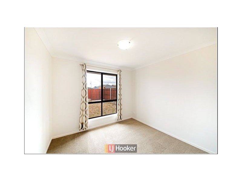 180 Macfarlane Burnet Avenue, Macgregor ACT 2615