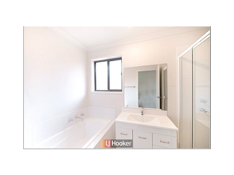 180 Macfarlane Burnet Avenue, Macgregor ACT 2615