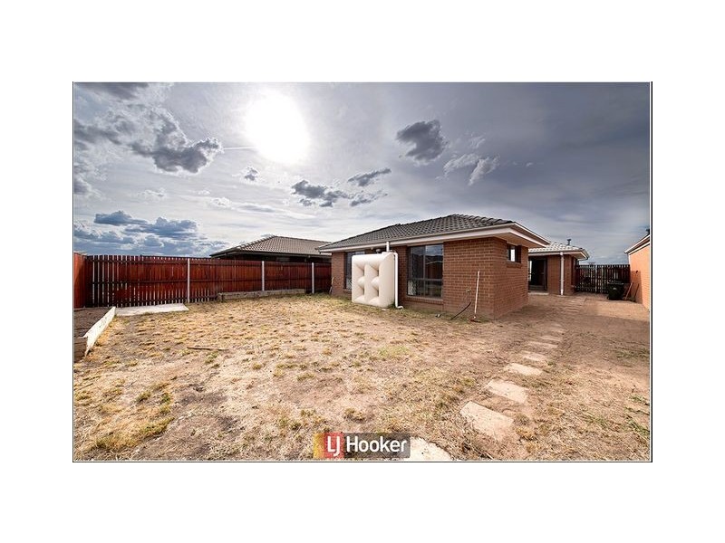 180 Macfarlane Burnet Avenue, Macgregor ACT 2615