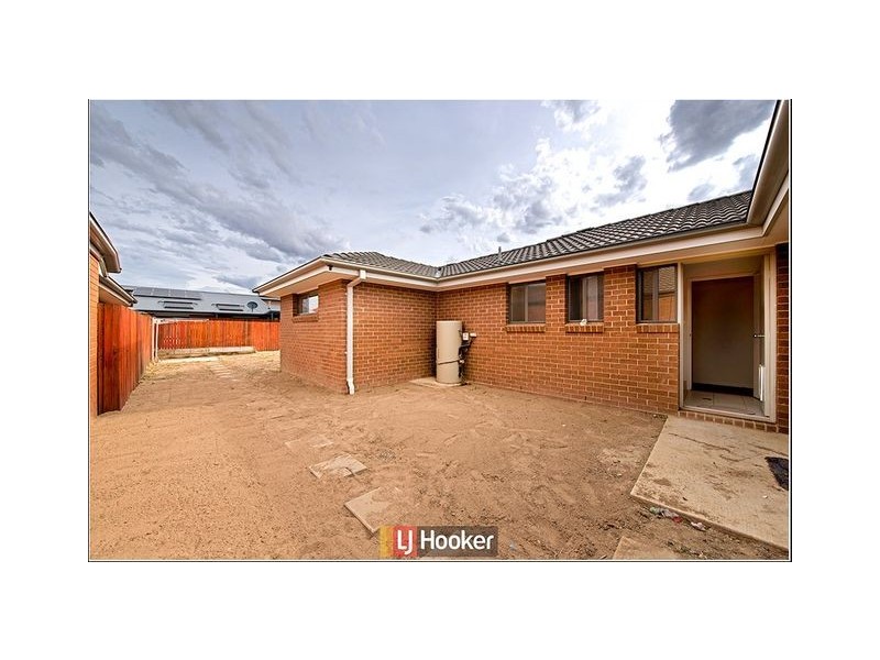 180 Macfarlane Burnet Avenue, Macgregor ACT 2615