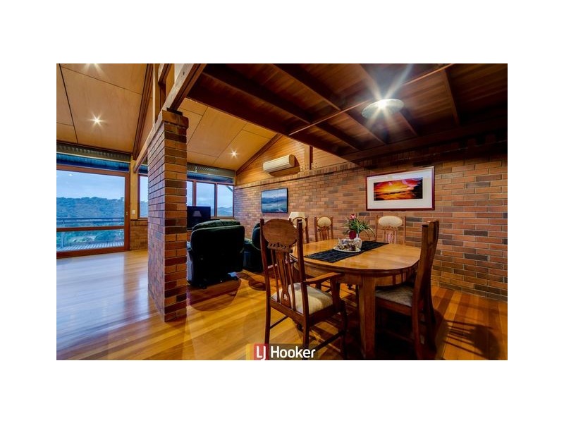 10 Decker Place, Fadden ACT 2904