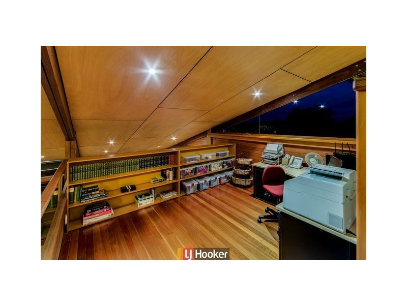 10 Decker Place, Fadden ACT 2904