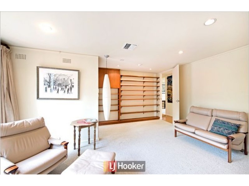 18 Gilbert Street, Hackett ACT 2602