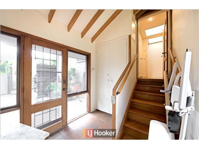 18 Gilbert Street, Hackett ACT 2602