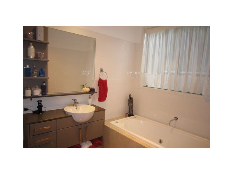 31 Mary Kitson Street, Watson ACT 2602